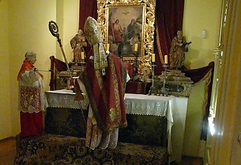 Zapowiedź święceń biskupich w Bractwie Kapłańskim św. Piusa X wzbudziła niepokój. Głos zabrali obrońcy Mszy trydenckiej