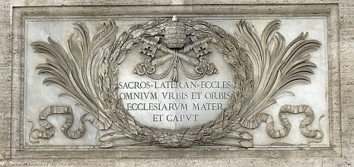 Katedra papieża jest… poza Watykanem. O niezwykłej historii bazyliki na Lateranie