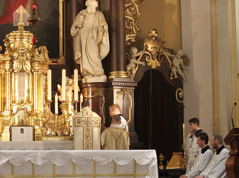 Wraca spór o dawną Mszę. Stowarzyszenie Una voce odpowiada na pismo kardynała Roche’a