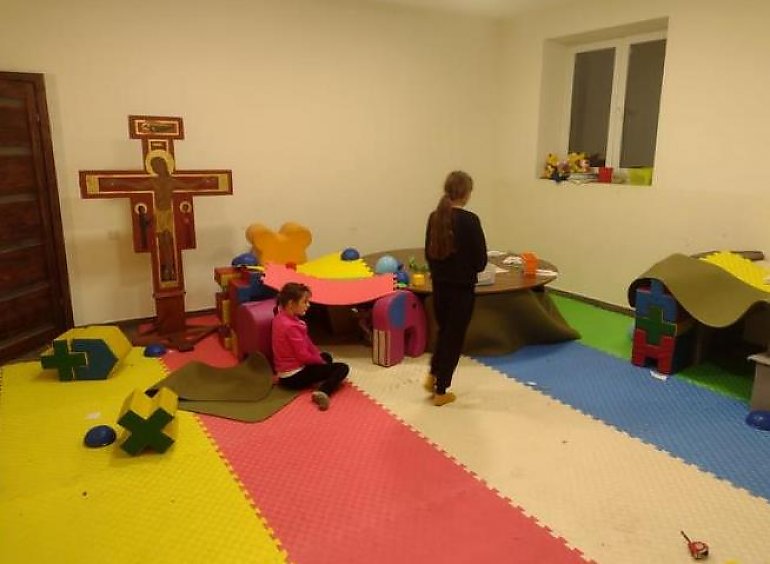 Lwowska parafia św. Jana Pawła II potrzebuje pomocy. Jest oazą uchodźców w drodze do Polski
